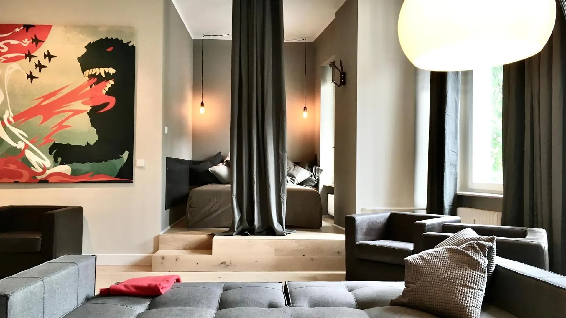 Berlin Style Apartments 0*,